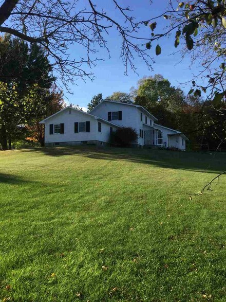 206 MacKs Mountain Rd, Peacham, VT 05862