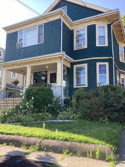 96 Botolph St Unit 1, Quincy, MA 02171