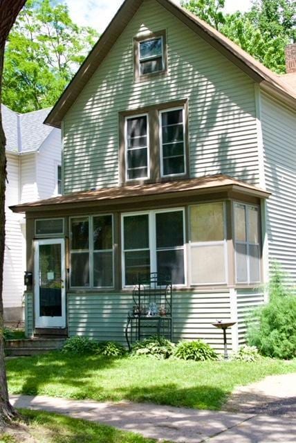 43 Wyoming St E, Saint Paul, MN 55107