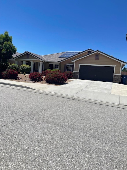 42659 Raywood Dr, Lancaster, CA 93536