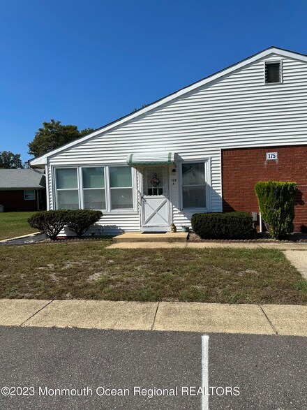 175 Columbine Ave Unit A, Whiting, NJ 08759