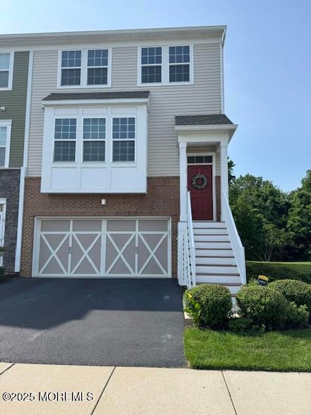 152 Waypoint Dr, Eatontown, NJ 07724