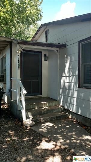 1013 and 1015 Haynes St, San Marcos, TX 78666