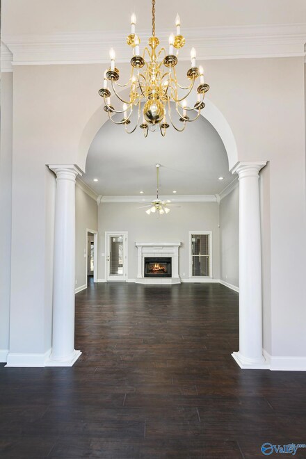 107 Honey Brook Dr, Toney, AL 35773