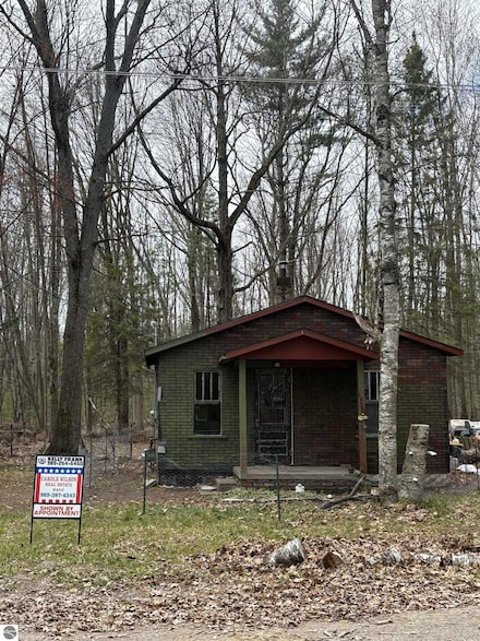 1922 Bear Dr, Oscoda, MI 48750