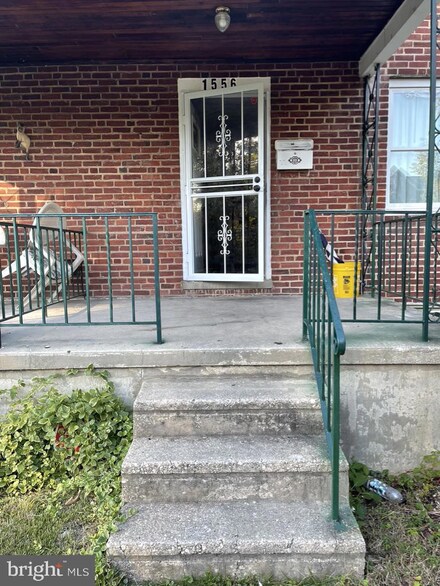 1556 Pentwood Rd, Baltimore, MD 21239