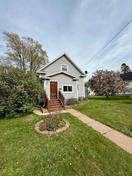 325 Hudson St, Antigo, WI 54409