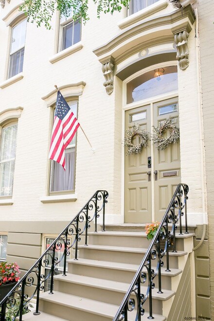 404 Hamilton St, Albany, NY 12210