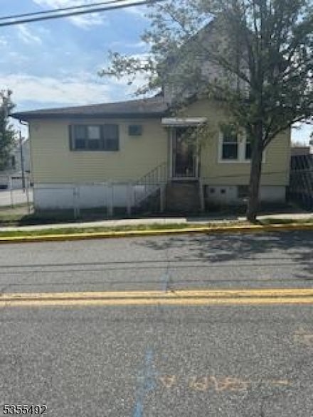 102 Hamilton Ave, Lodi, NJ 07644