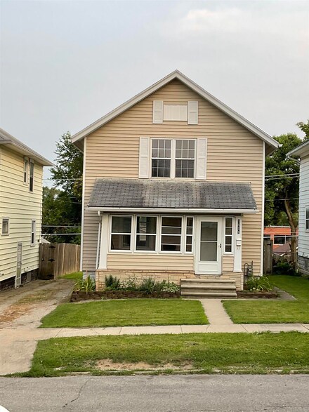1611 Howell St, Fort Wayne, IN 46808