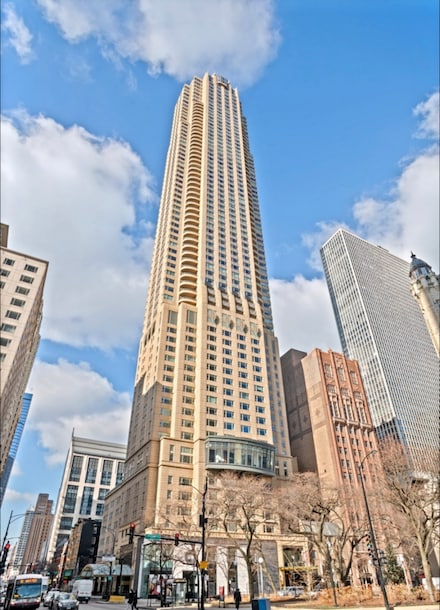 800 N Michigan Ave Unit 3701, Chicago, IL 60611