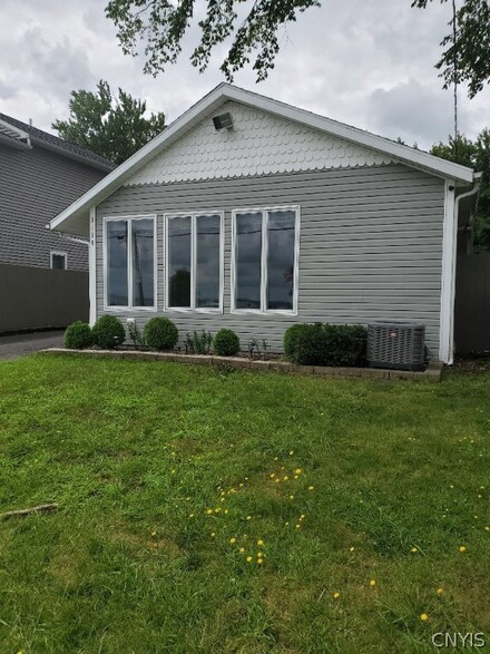 6120 Muskrat Bay Rd, Brewerton, NY 13029