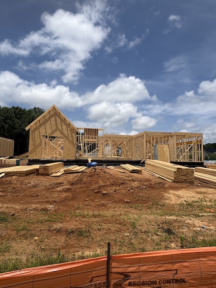 370 Young Ln, Pleasant View, TN 37146