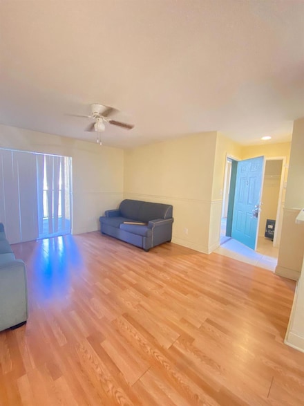 949 Riverside Dr Unit 423, Coral Springs, FL 33071