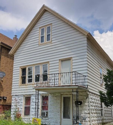 2418 S 9th St, Milwaukee, WI 53215