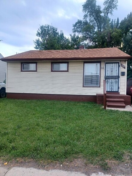 13525 Evergreen Rd, Detroit, MI 48223