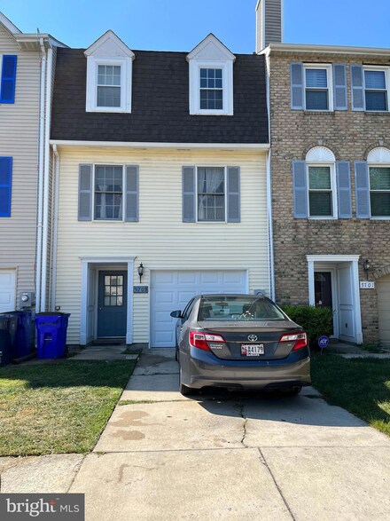 5703 Chase Ct, Frederick, MD 21703