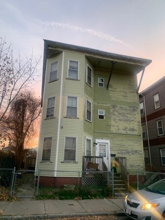 57 Lafayette St, Worcester, MA 01608