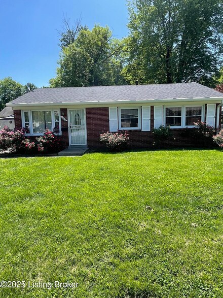 1310 Lacona Ln, Louisville, KY 40213