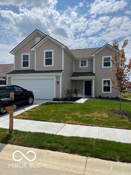 1476 Pine Bark Ln, Sheridan, IN 46069
