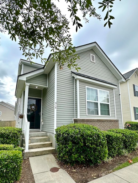 310 Flyway Rd, Goose Creek, SC 29445