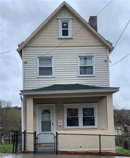 422 Lobinger Ave, Braddock, PA 15104