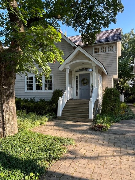 1041 Hazel Ave, Deerfield, IL 60015