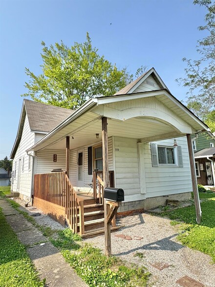 333 W 10th St, Rushville, IN 46173
