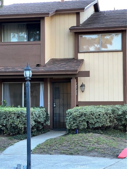 14721 Parthenia St Unit 24, Panorama City, CA 91402