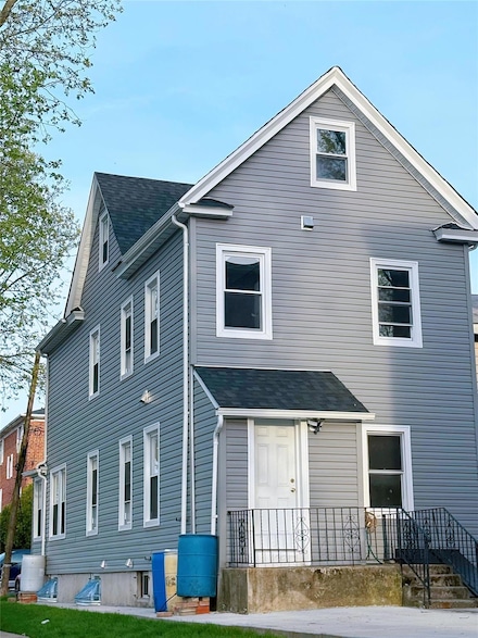 61-12 160th St, Fresh Meadows, NY 11365