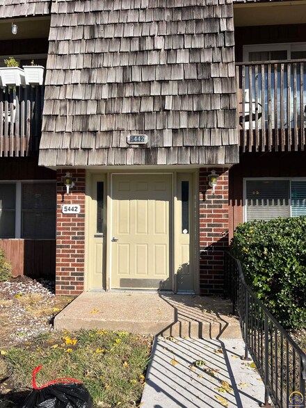 5442 SW 12th Terrace, Topeka, KS 66604