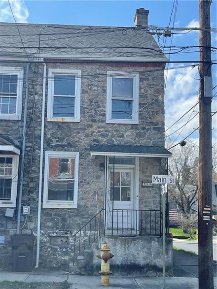 266 Main St, Freemansburg, PA 18017
