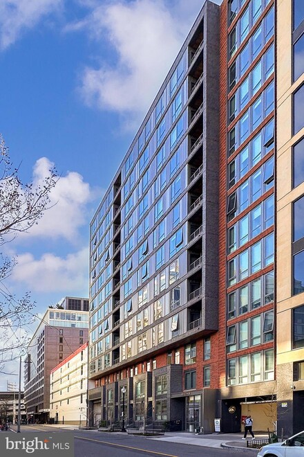 1211 Van St SE Unit 918, Washington, DC 20003