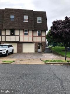 15117 Kovats Dr, Philadelphia, PA 19116