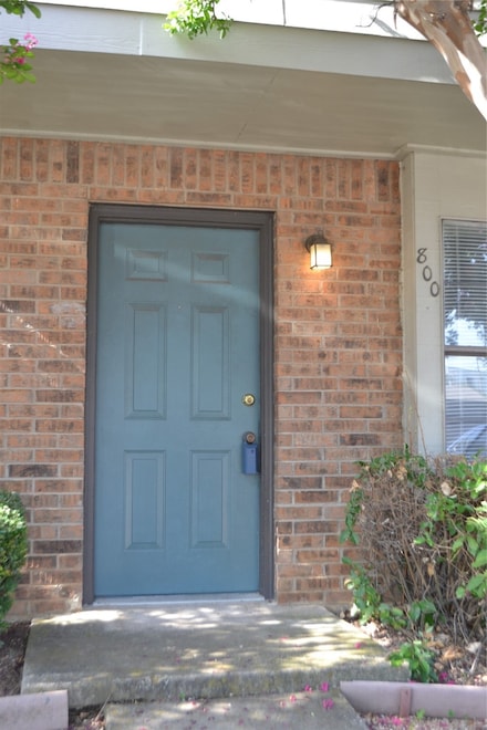 800 W Collins St, Denton, TX 76201