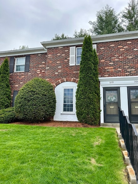 1603 Windsor Dr, Framingham, MA 01701