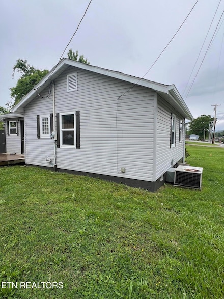 400 S 6th St, La Follette, TN 37766