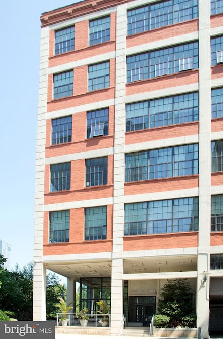 2429 Locust St Unit 411, Philadelphia, PA 19103