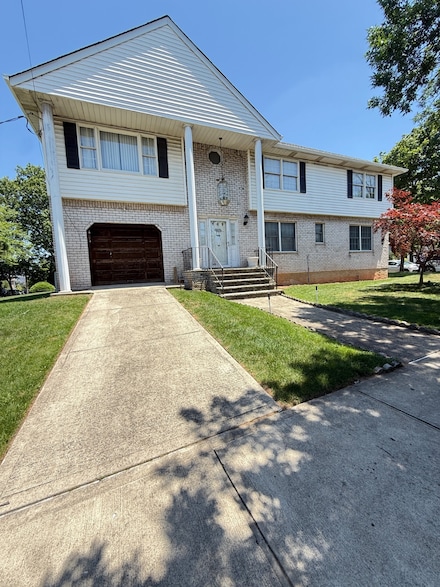 669 Bloomingdale Rd, Staten Island, NY 10309
