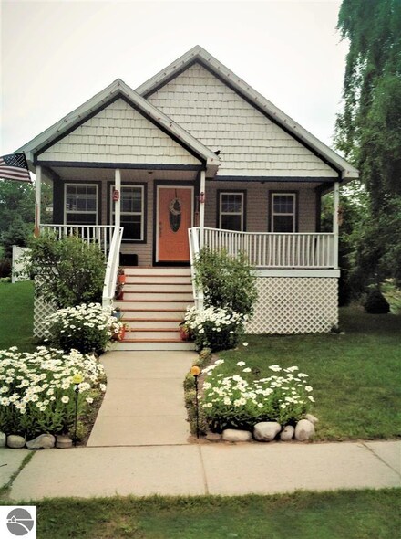 11771 S Erie St, Empire, MI 49630
