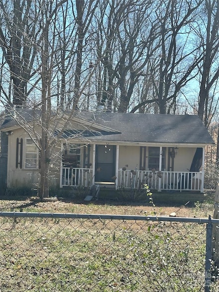 185 Flat Stone Dr, Clover, SC 29710