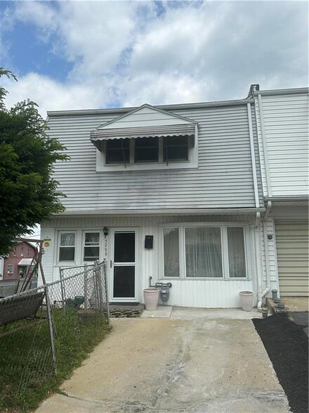 525 N Gilmore St, Allentown, PA 18109