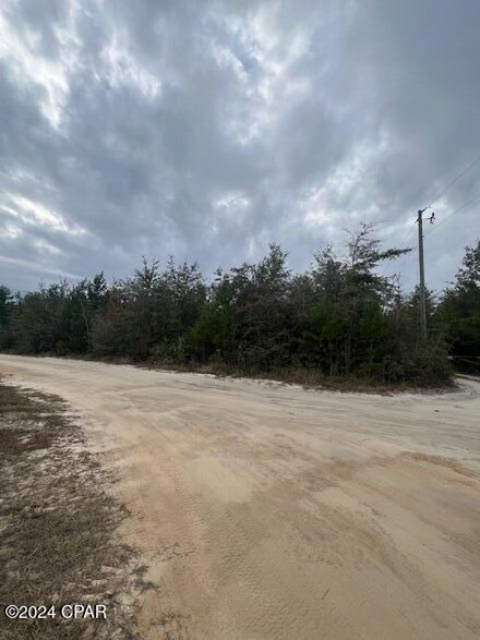 16433 Kathy Ln, Youngstown, FL 32466