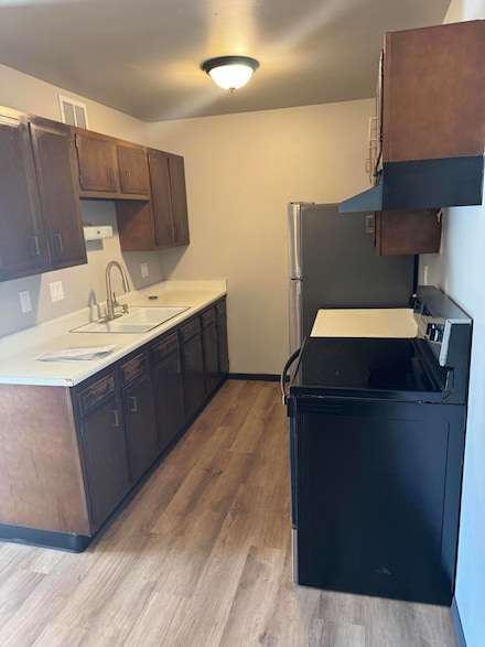 N115W17103 Armada Dr Unit 7, Germantown, WI 53022