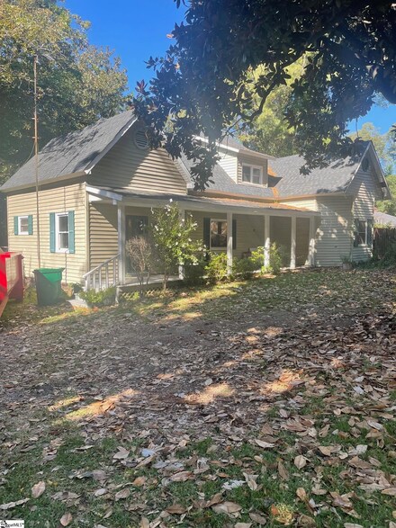 131 Battleground Rd, Cowpens, SC 29330
