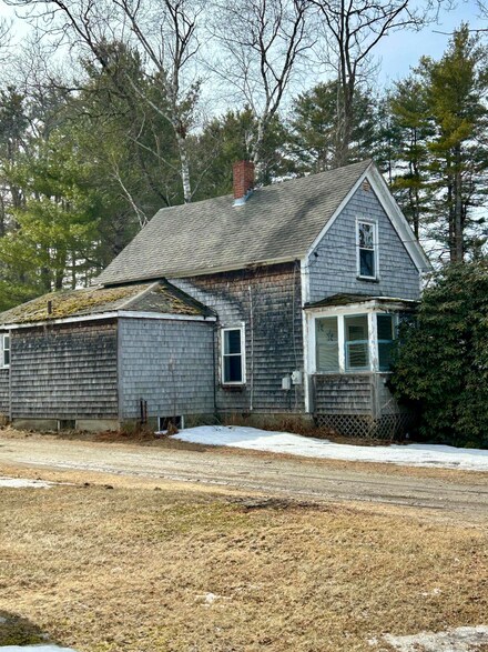 5 Paul St, Brunswick, ME 04011