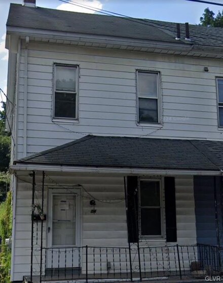 204 Main St, Freemansburg, PA 18017