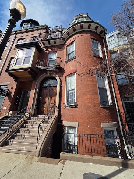 538 E Broadway, Boston, MA 02127
