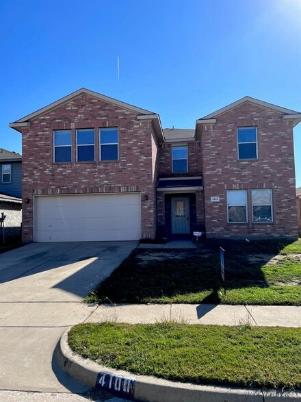 4100 Tiburon St, Fort Worth, TX 76106