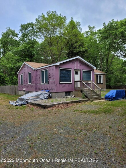 482 Newtons Corner Rd, Howell, NJ 07731